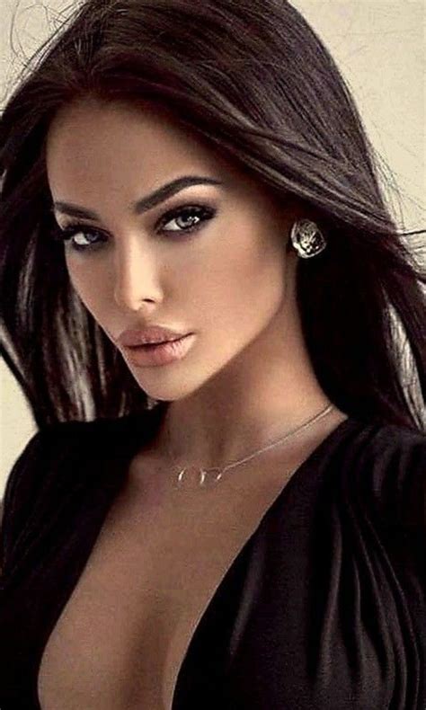 Pin By O On Slike Brunette Beauty Beauty Girl Beautiful Women Pictures