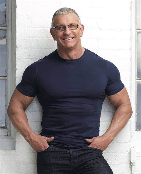 World Class Celebrity Chef Robert Irvine Develops Exquisite Menu For