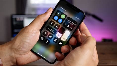 How To Navigate The Home Button Less Iphone X Using Gestures Video
