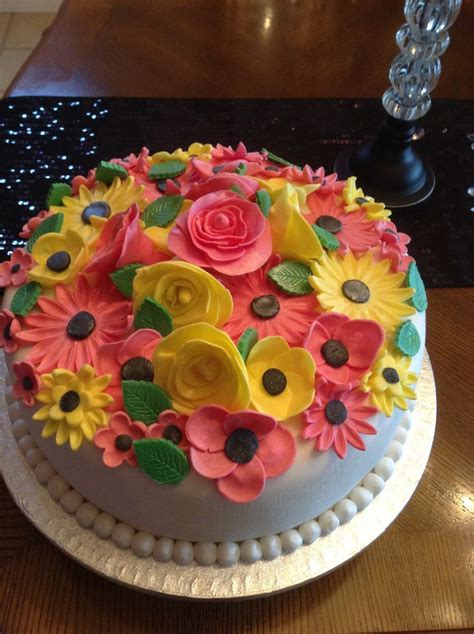 90th Birthday Cake With Edible Handmade Flowers 90th Birthday Cakes