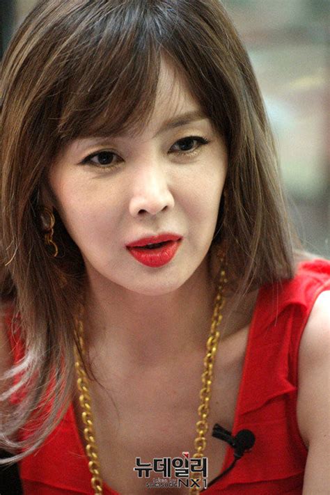 모공 박영선 후보가 깨끗하긴 한가보네요 5. 단독인터뷰 톱모델 박영선 "재미있는 사람이 이상형" 혹시 ...