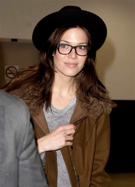 The Sexiest Famous Girls Who Wear Glasses Viraluck