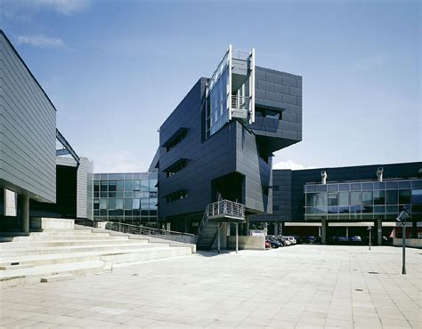 People lost interest in saving money in bank.objective: Hypo Alpe-Adria Bank - MORPHOSIS ARCHITECTS / THOM MAYNE ...