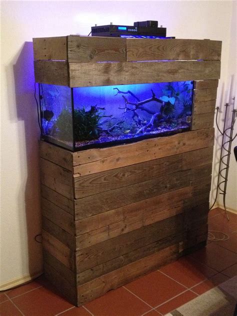A custom aquarium canopy can dress up the top of your aquarium and hide the lighting fixtures and other mechanicals. I think I came petty close... | Woodworking | Pinterest ...