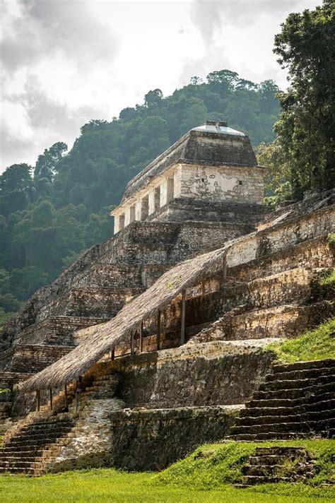 Templo Del Sol En Palenque A Maya Ciudad Estado Imagen De Archivo