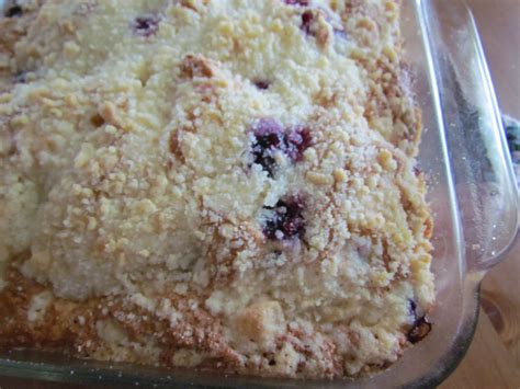 2 ½ cups bisquick gluten free mix ¼ cup sugar ¾ cup milk 2 teaspoons vanilla 4 eggs ½ cup sour cream. Blueberry+Coffee+Cake+%287%29.JPG 1,600×1,200 pixels | Blueberry recipes, Blueberry coffee cake