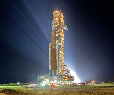 Nasa Rolls Sls Moon Rocket Back Out To Kennedy Space Center Launch Pad