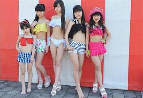 同是蘿莉少女組合，日本12歲小學生女團靠美型身材走紅網絡！ 每日頭條