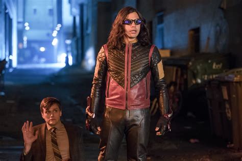 the flash danny trejo goes hunting in new photos from season 4 episode 4 elongated journey
