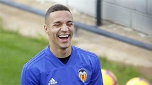 Valencia CF: El Rayo da esperanza a los delanteros del Valencia | Marca.com