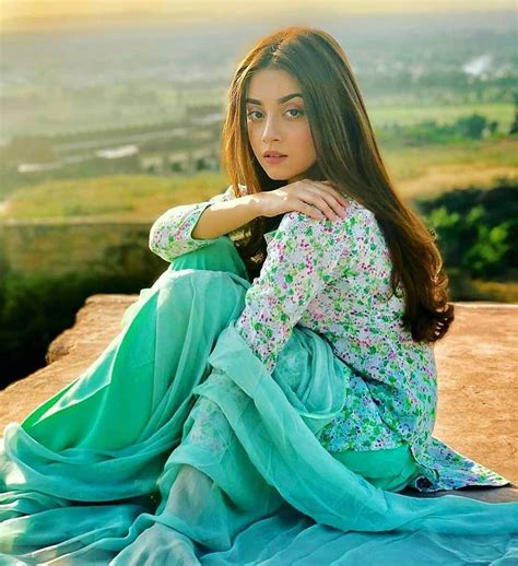 India Girls Hot Photos Pakistani Drama Actress Sajal Ali Gambaran