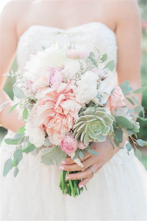 20 Succulent Wedding Bouquets Perfect For The Boho Bride