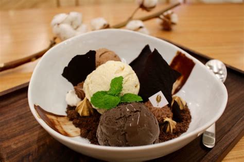 Chocoholics This New Cafe Is All About Dark Chocolate Desserts Like Ice Cream Cakes And