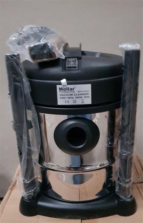 Antonius kemudian kembali ke dalam tangki untuk memeriksa mesin sedot tersebut. Jual Mesin Vacum Cleaner Sedot Debu Vacuum 20 liter MOLLAR ...