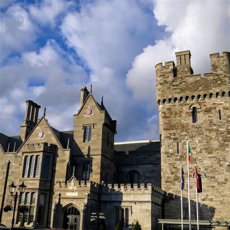 One Day in Dublin City: Castles and Coast in Clontarf