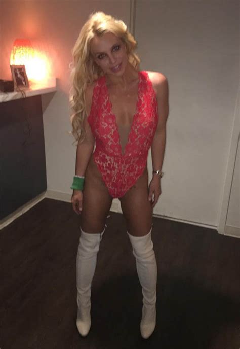 Britney Spears Red Faced As Tattoos Are Mistaken For Pubic Hair Daily
