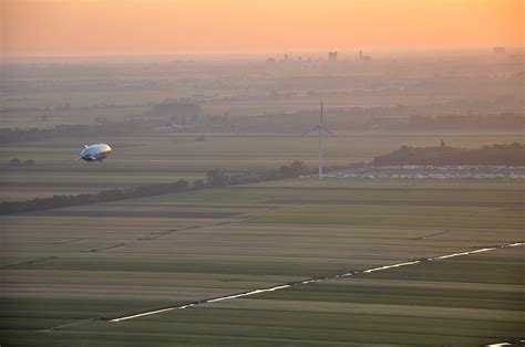 Over the time it has been ranked as high as 12 599 in the world, while most of its traffic comes from netherlands, where it reached as high as 113 position. KNMI - Meetmast Cabauw