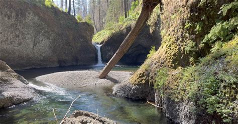 Guide To Oregons Punch Bowl Falls — Adventures With Holly And Bryan