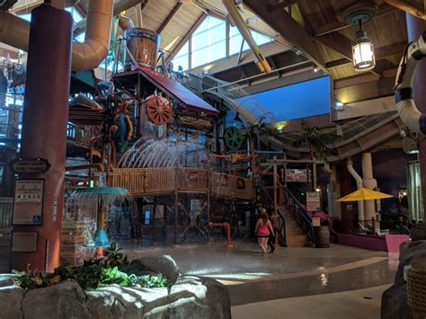 10 Reasons To Stay At Castaway Bay At Cedar Point Resort In Sandusky