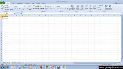 Microsoft Office Excel 2010 Insert A New Worksheet Youtube