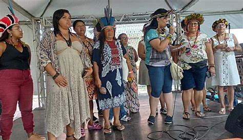 entidades de mulheres indígenas lançam o caderno da variedades