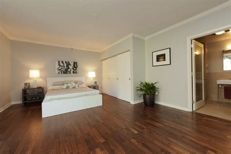 Bedroom Design Ideas With Hardwood Flooring