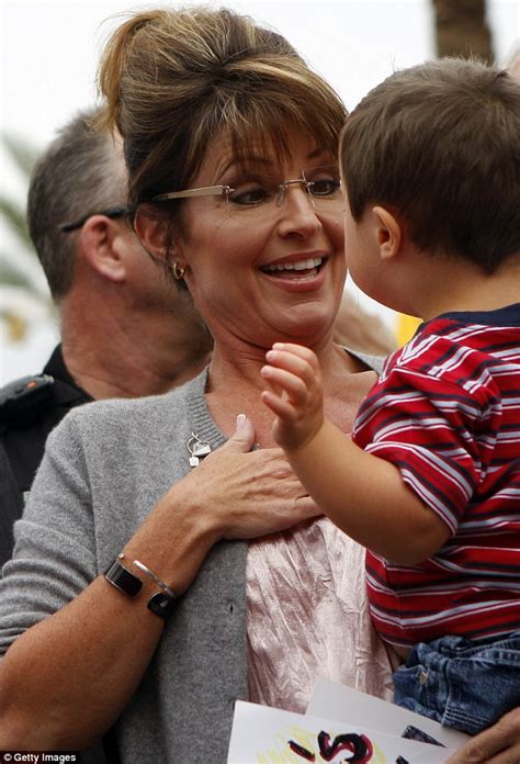 Sarah Palin Reveals Cancer Scare And Getting Dropped By Fox Was Toughest Year Yet Daily Mail