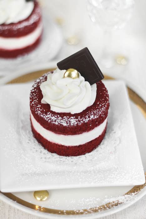 12 Amazing Mini Desserts For Your Wedding