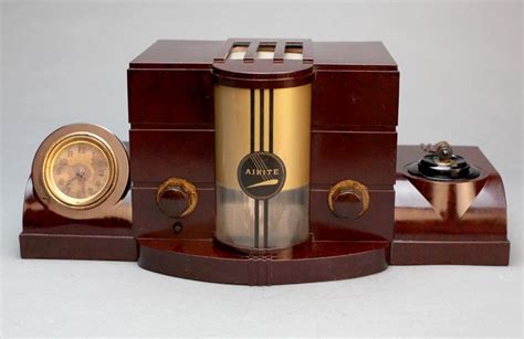 Airite Model 3010 Desk Set Bakelite Tube Radio Collectors Weekly с