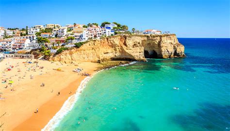 Geograficamente e culturalmente presenta caratteri peculiari che lo distinguono dalla vicina spagna. Il Portogallo è la migliore destinazione turistica d ...