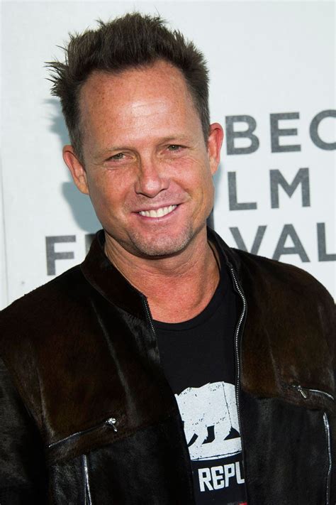 Vince Gilligans ‘battle Creek Taps Dean Winters As Co Lead Dean