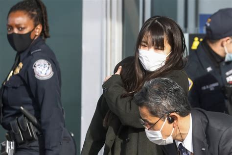 Japans Ex Princess Mako And Husband Kei Komuro Arrive In New York