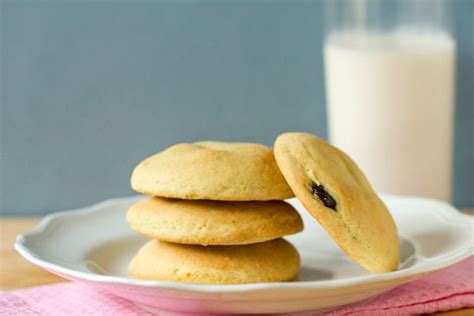 (i know you) the trick is to plump the raisins in boiling water, and then add a bit of molasses to the cookie dough. Raisin Filled Cookies Recipe : Old Fashioned Raisin Filled Sugar Cookie Recipe ...