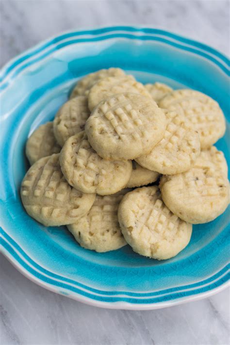 Walnut Butter Cookies Naive Cook Cooks