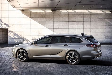 During the last ten years, almost 1.2 million units of both. OPEL Insignia Sports Tourer specs & photos - 2017, 2018 ...