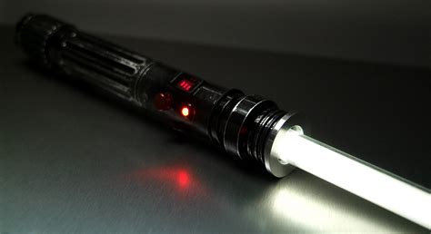8 component, super easy to print, minimal support needed. RO-LIGHTSABERS: Keiran Halcyon Lightsaber
