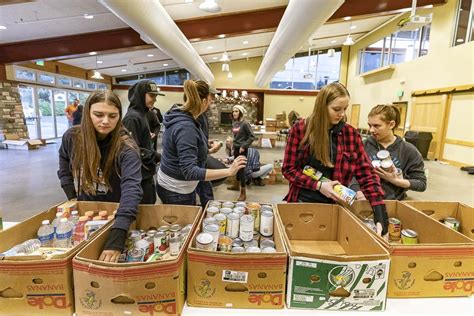 It is a privilege to work with such professionals as liz and lisa, the director and volunteer director. North County Community Food Bank volunteers get thousands ...