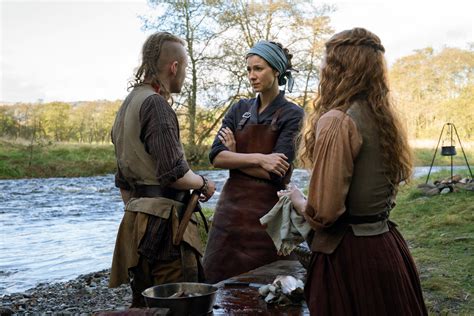 official photos and synopsis from outlander episode 511 journeycake outlander tv news