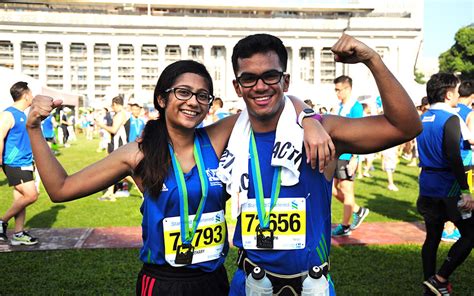 Standard chartered kl marathon volunteers. 33 Reasons to Run This Year's Singapore Standard Chartered ...