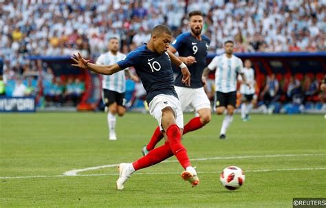 You can also live stream the match on bbc iplayer and bbc sport online. World Cup 2018: Uruguay vs France Team News, Live ...