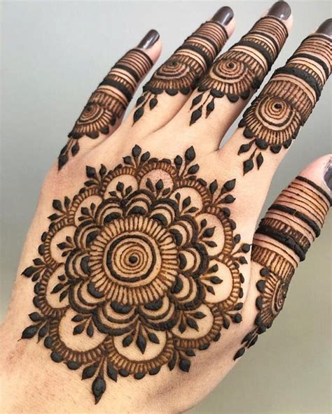 Enchanting And Impressive Easy Mehndi Designs To Be Applied In Less