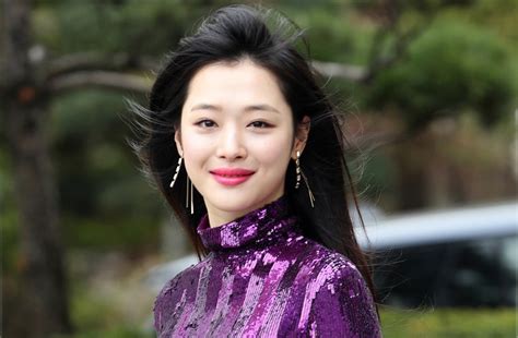 Korean Pop Star Sulli Dies At 25