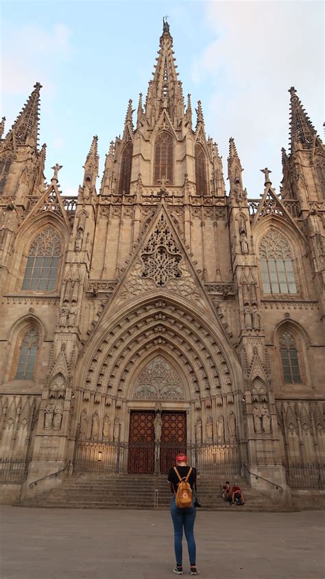 Que horas são em barcelona agora? Catedral de Barcelona, Espanha | Viaje Comigo