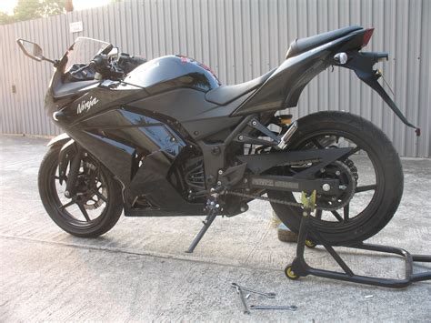 The bike has enough power to be entertaining for experienced riders, but not so much just picked up a 2007 ninja 250r last week the black with red flames. File:2009 Kawasaki Ninja 250R Black Rised.jpg