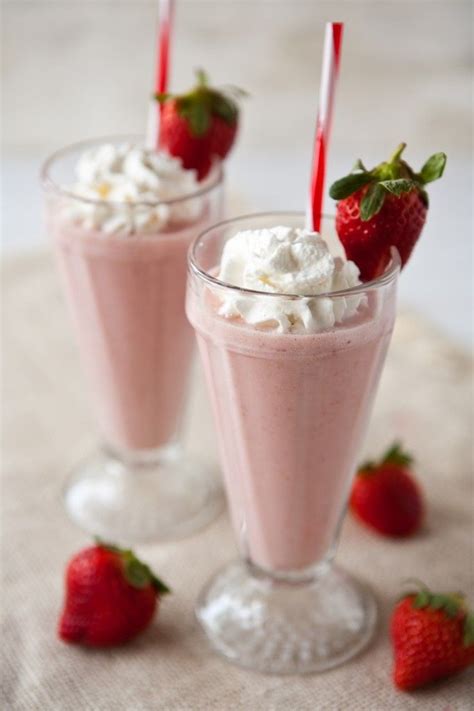 15 Yummy Milkshakes To Try This Summer Strawberry Banana Milkshake