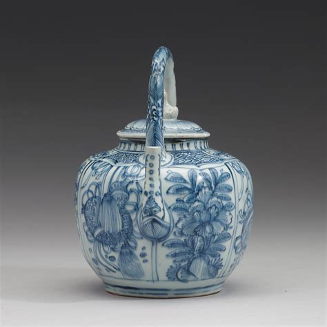 A Blue And White Porcelain Teapot And Cover Ming Dynasty 1368 1644
