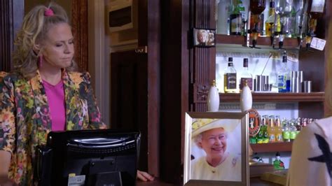 eastenders pays tribute to the queen in a special pre show scene canada today