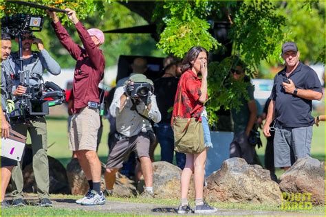 Millie Bobby Brown Films Godzilla Vs Kong Scene In Hawaii Photo