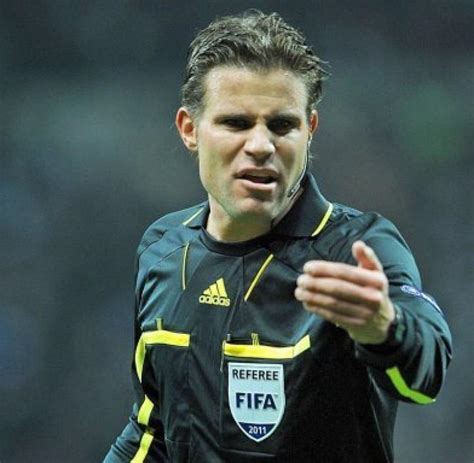 Checkout all the recent yellow and red cards they have handed out in recent history by viewing the games listed in date order below. Fußball-Bundesliga: Phantom-Tor: Steiner fragt nach ...