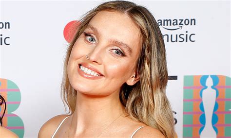 Babe Mix S Perrie Edwards Wows Fans With Breathtaking New Baby Bump Photos Nestia